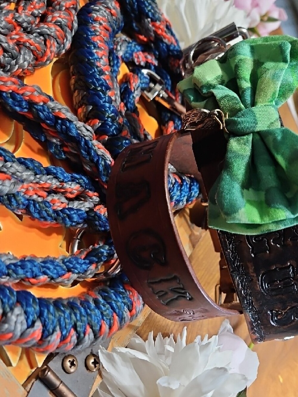 Hand Crafted By @CHIWADDLES Quality Dog Collars, Leashes, Bow Ties&Flowers NEW - Picture 2 of 14
